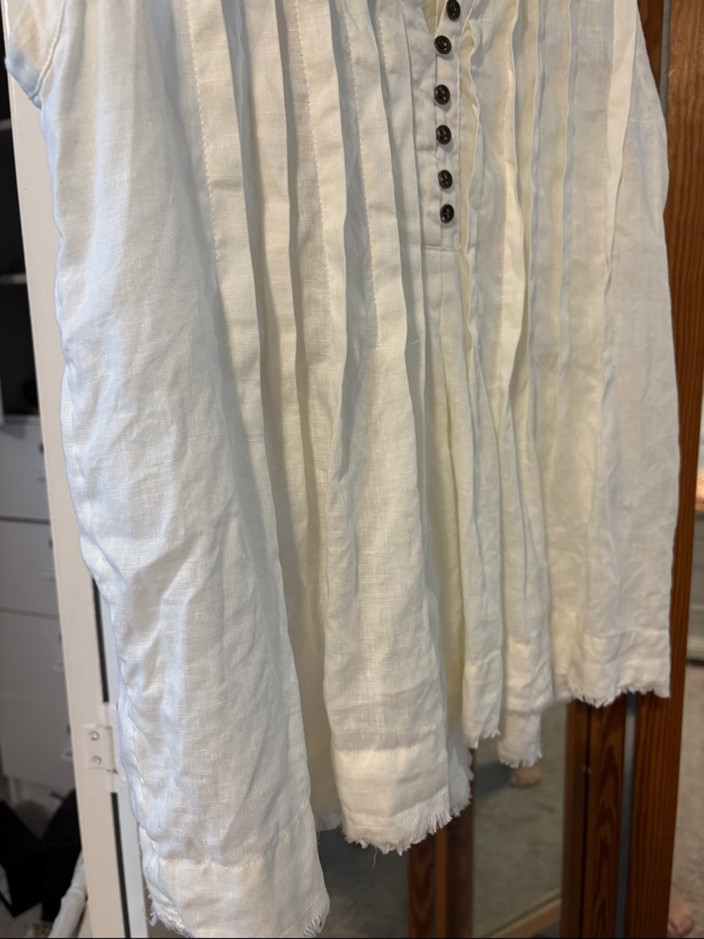 Sundance Cream colored Sleeveless Pintuck Linen top with Button Placket - Picture 2 of 9